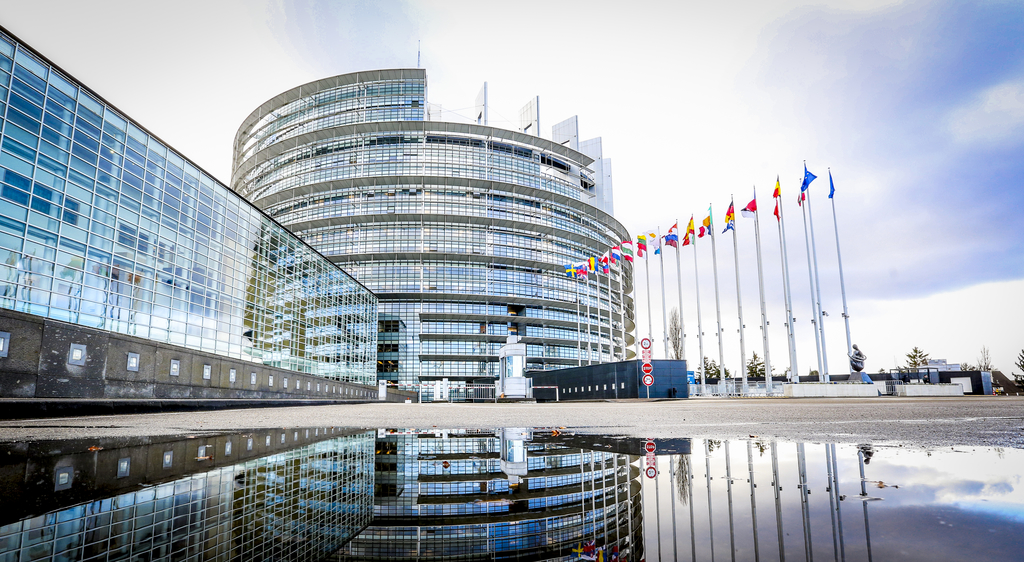 [Apr 9] European Parliament building to be open to the homeless and provide meals for medical workers